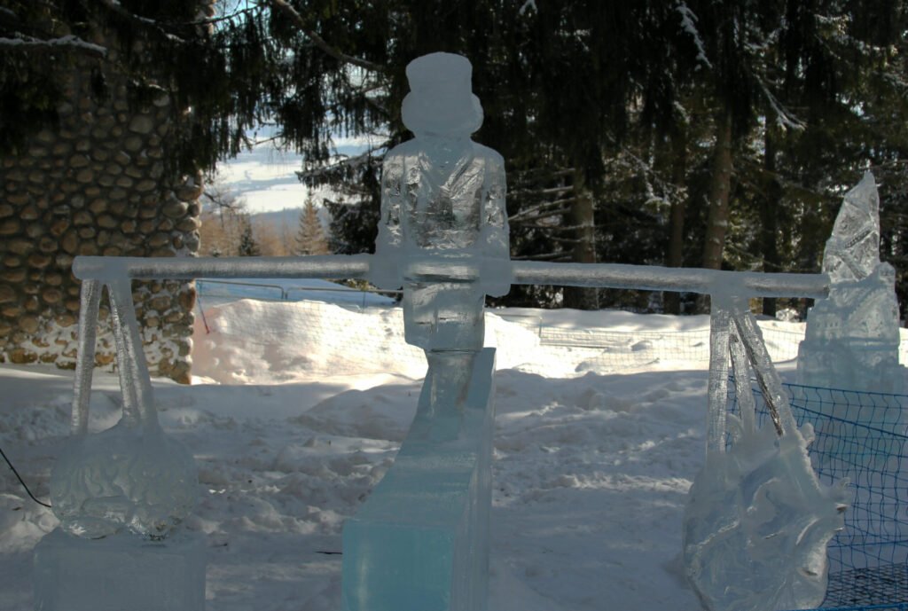 Ľadová socha - povrazochodec