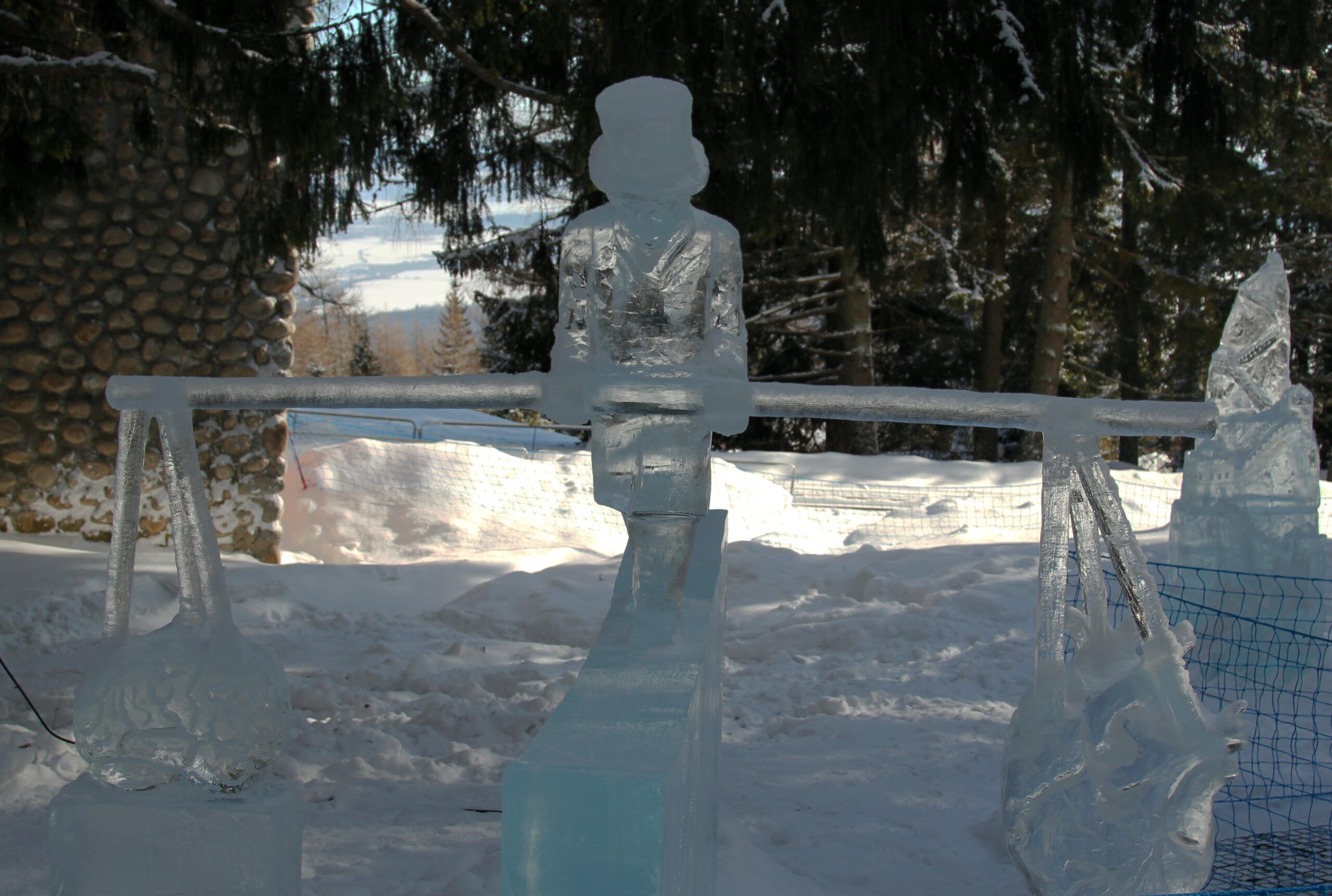 Ľadová socha - povrazochodec