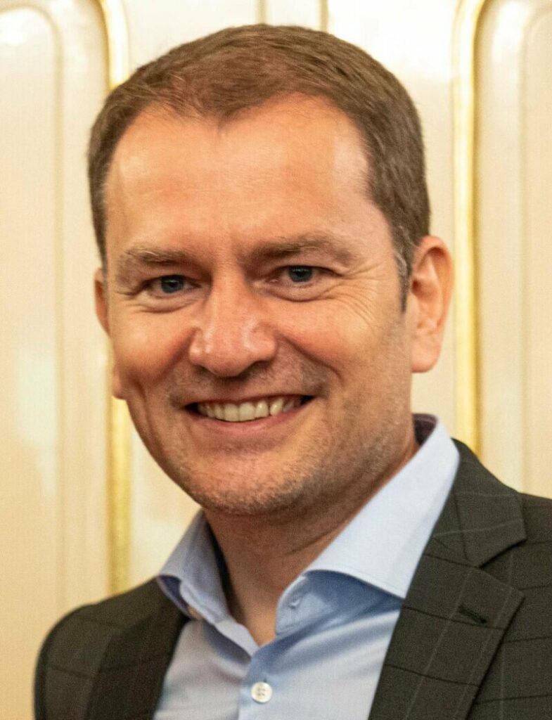 1200px-Igor_Matovič_after_an_interview_(2020) (1)