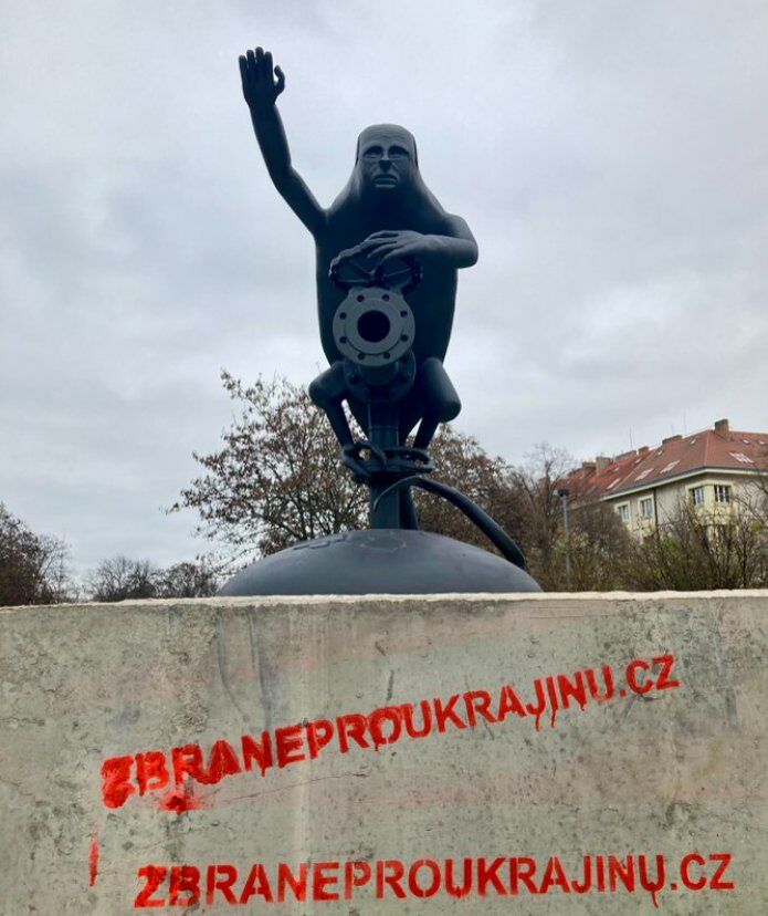 pseudopamätník na mieste sochy koneva v prahe