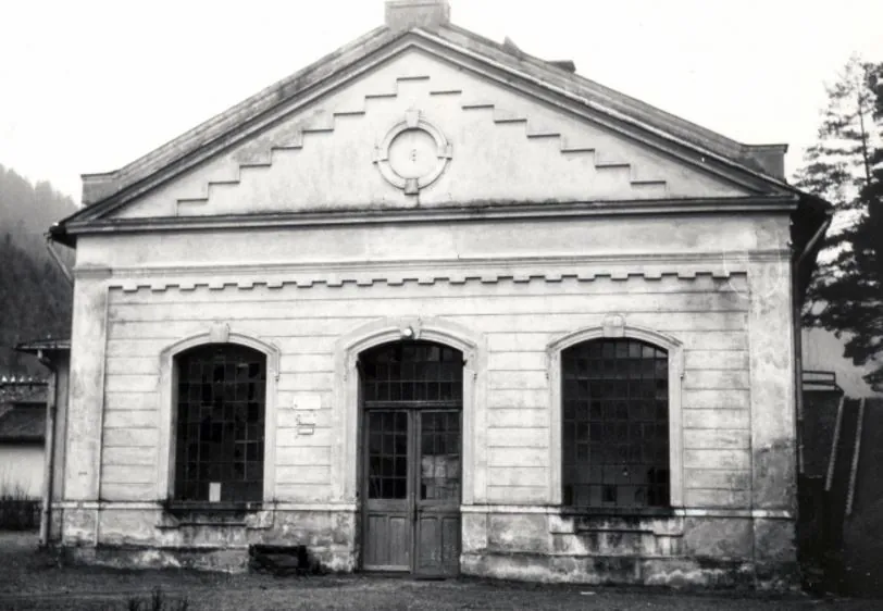 malá vodná elektráreň v Ľubochni pred rekonštrukciou