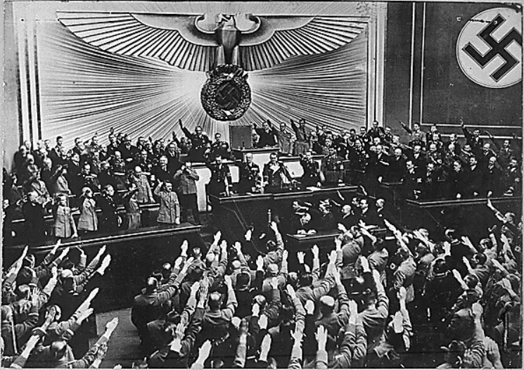 Hitler in Reichstag